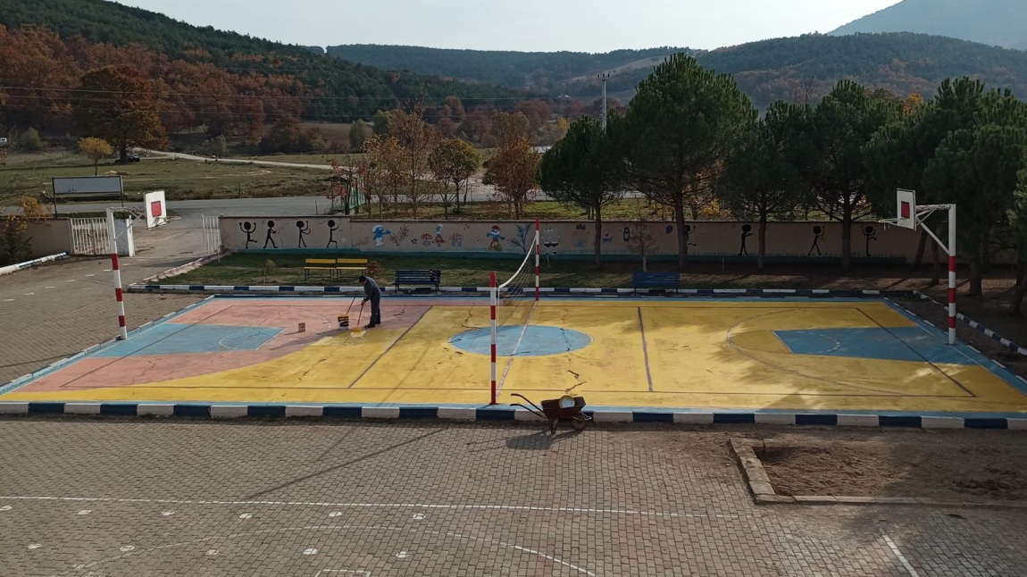 KASIIM ARA TATİLİNDE VOLEYBOL SAHAMIZ BOYANDI